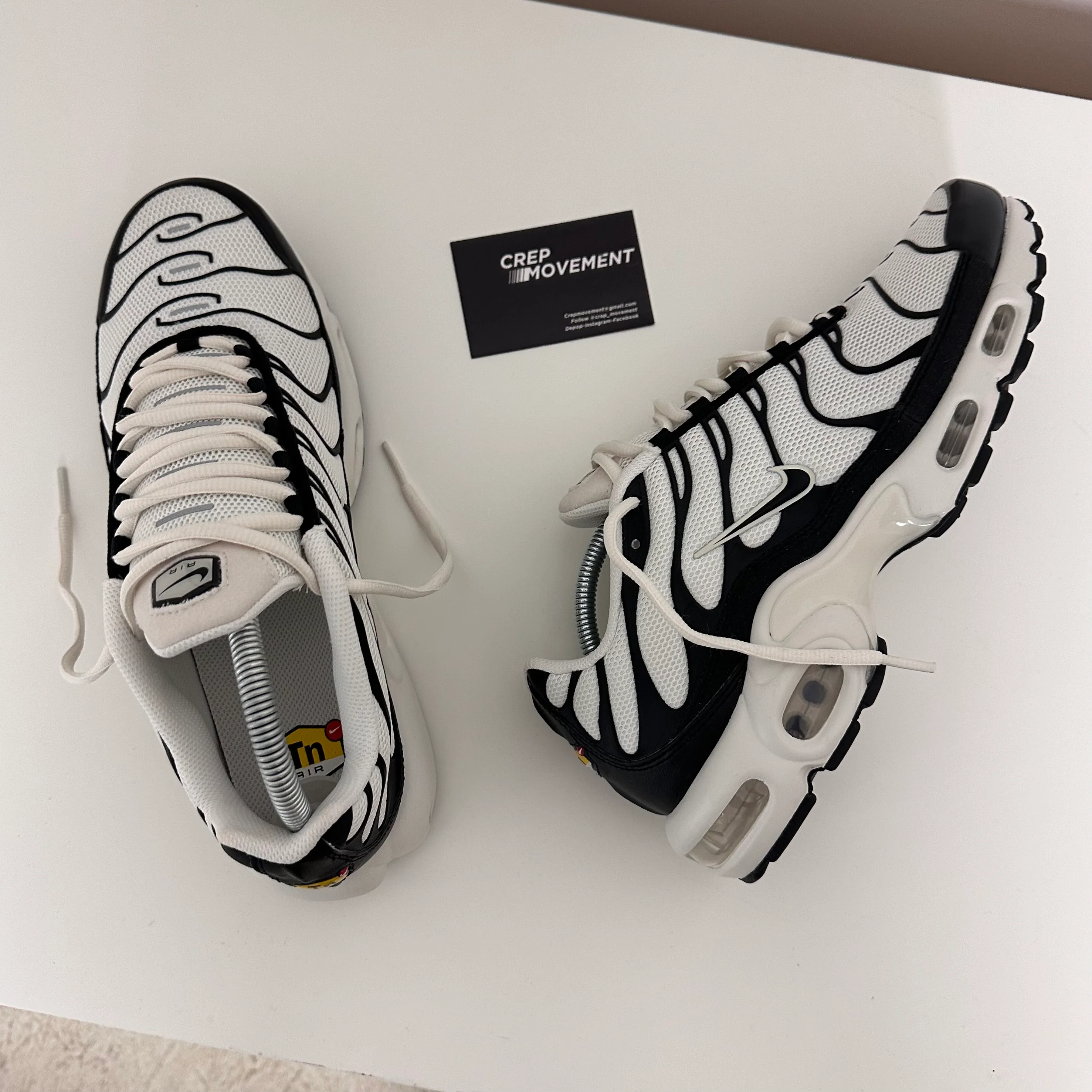 NIKE AIR MAX PLUS TN - PANDA - Image 3
