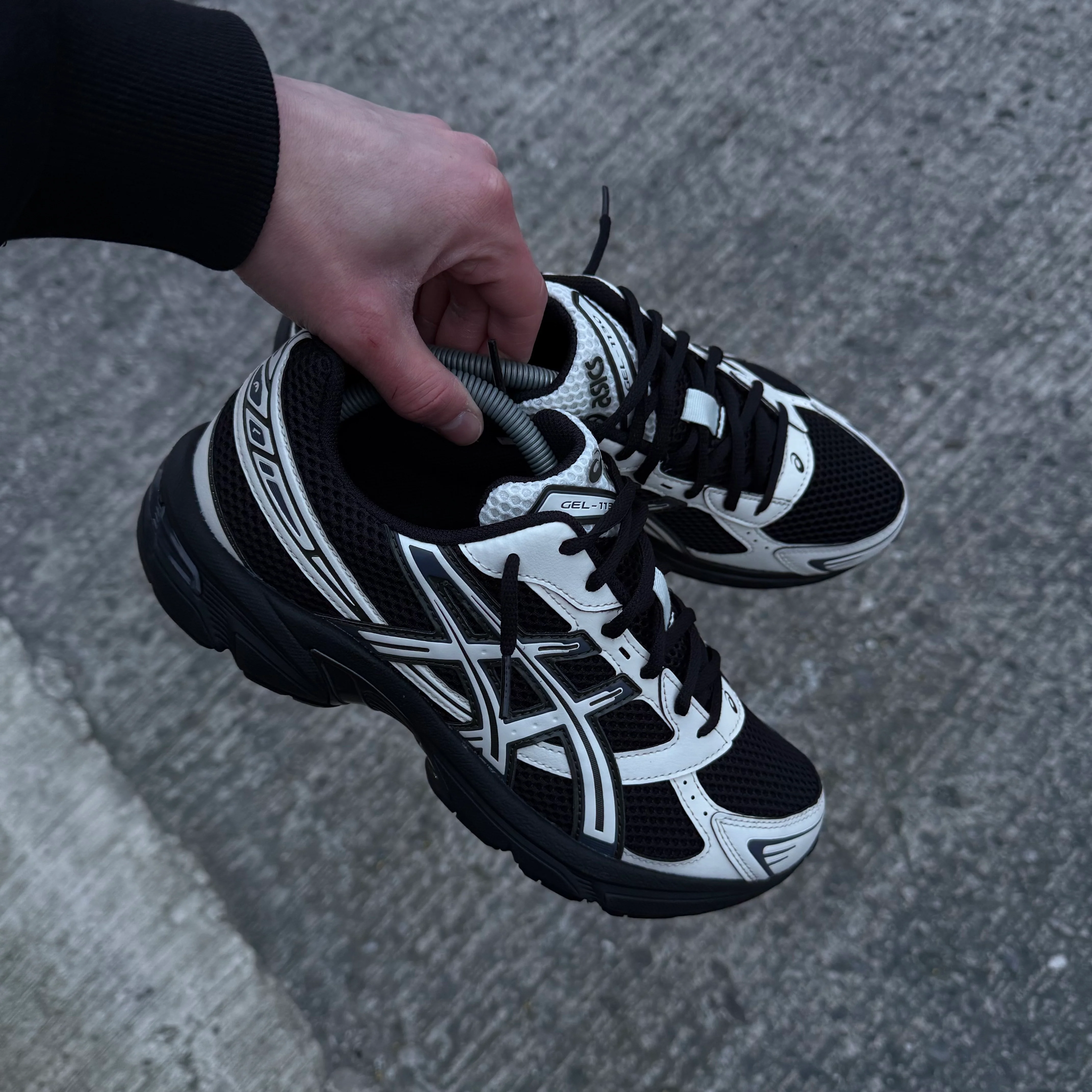 ASICS GEL 1130 TRAINER - BLACK CREAM - Image 3