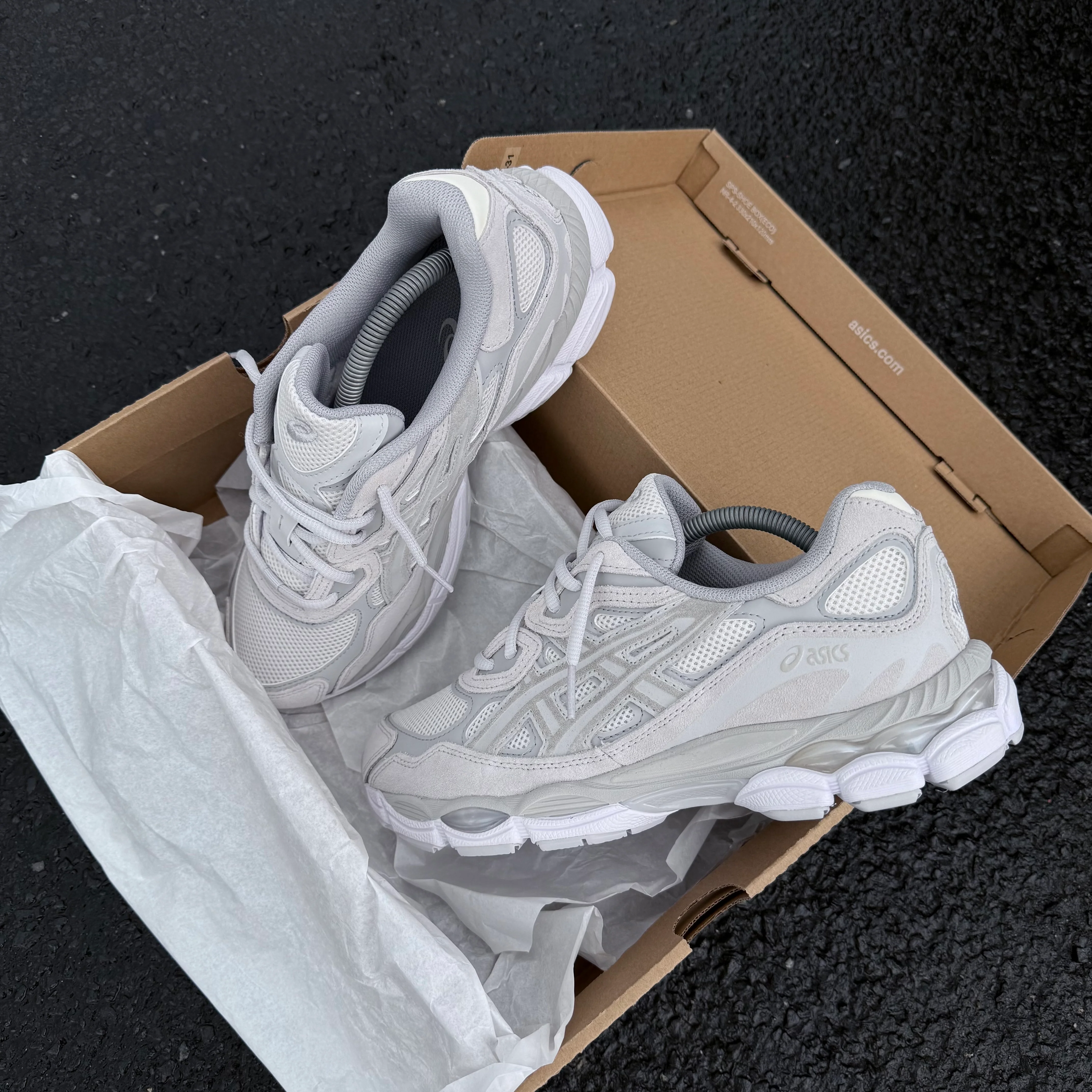 ASICS GEL NYC TRAINER - CLOUD CREAM GREY