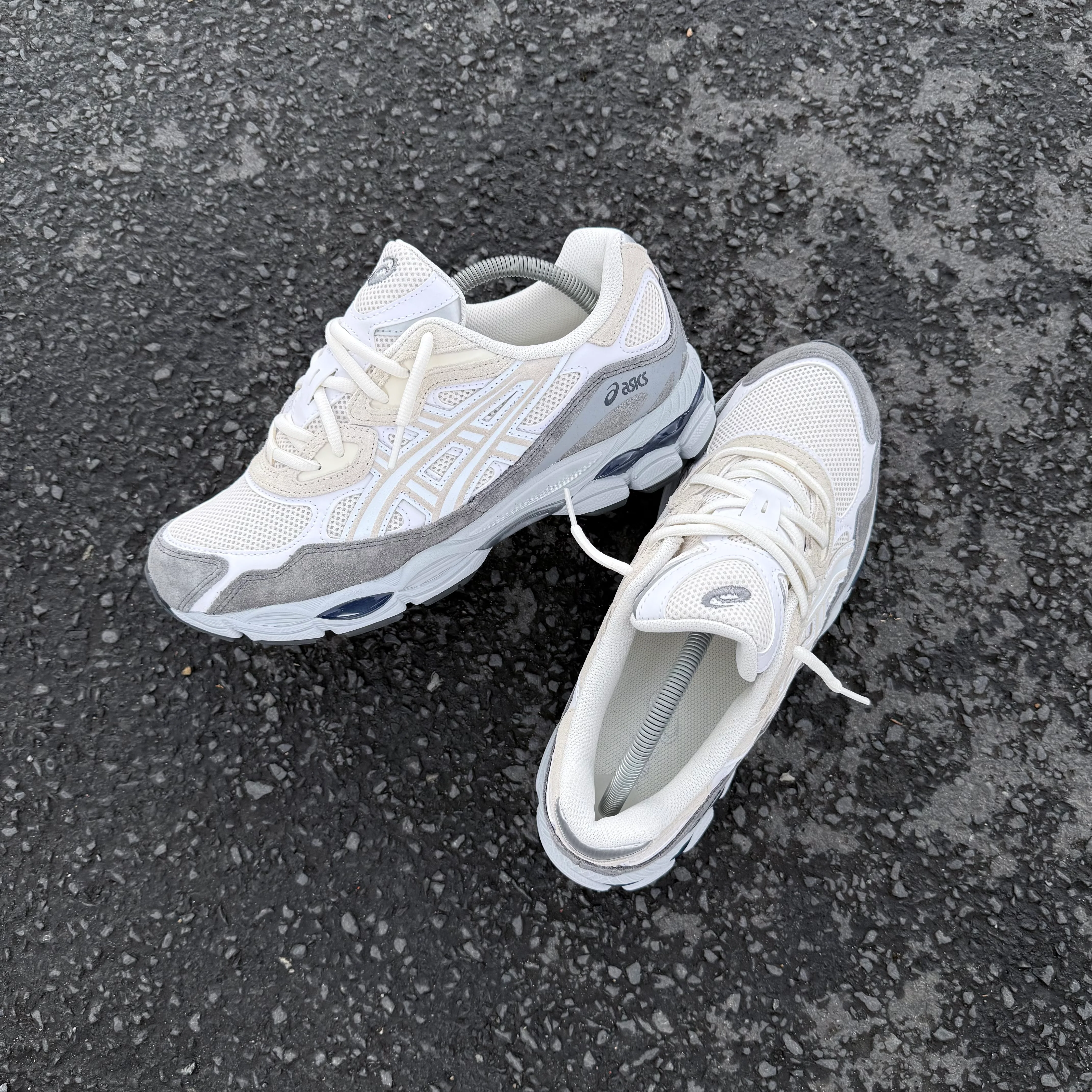 ASICS GEL NYC TRAINER - CREAM WHITE / GREY - Image 3
