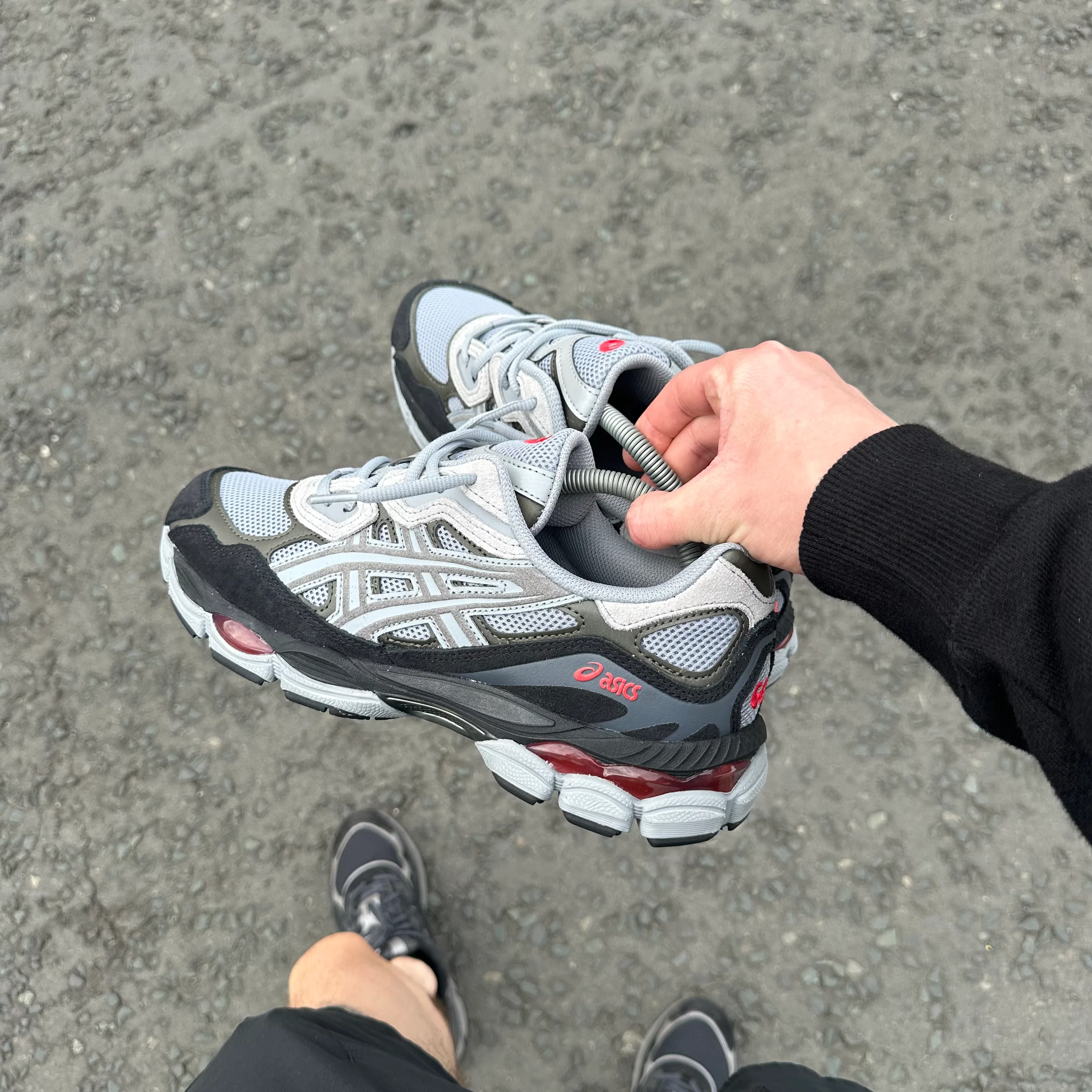 ASICS GEL NYC TRAINER - GRAVEL GREY / RED - Image 3