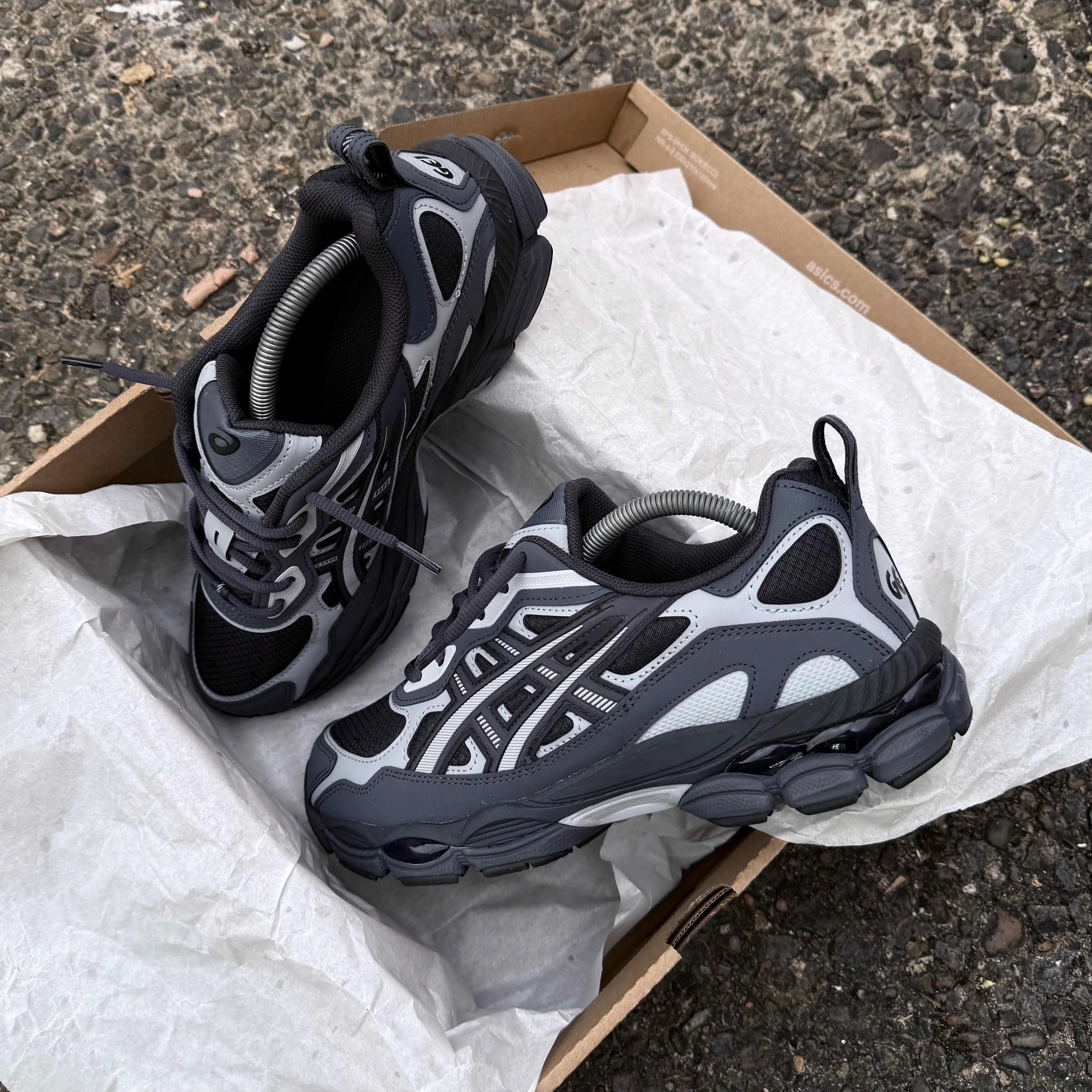 ASICS GEL NYC TRAINER RGD - GRAPHITE GREY