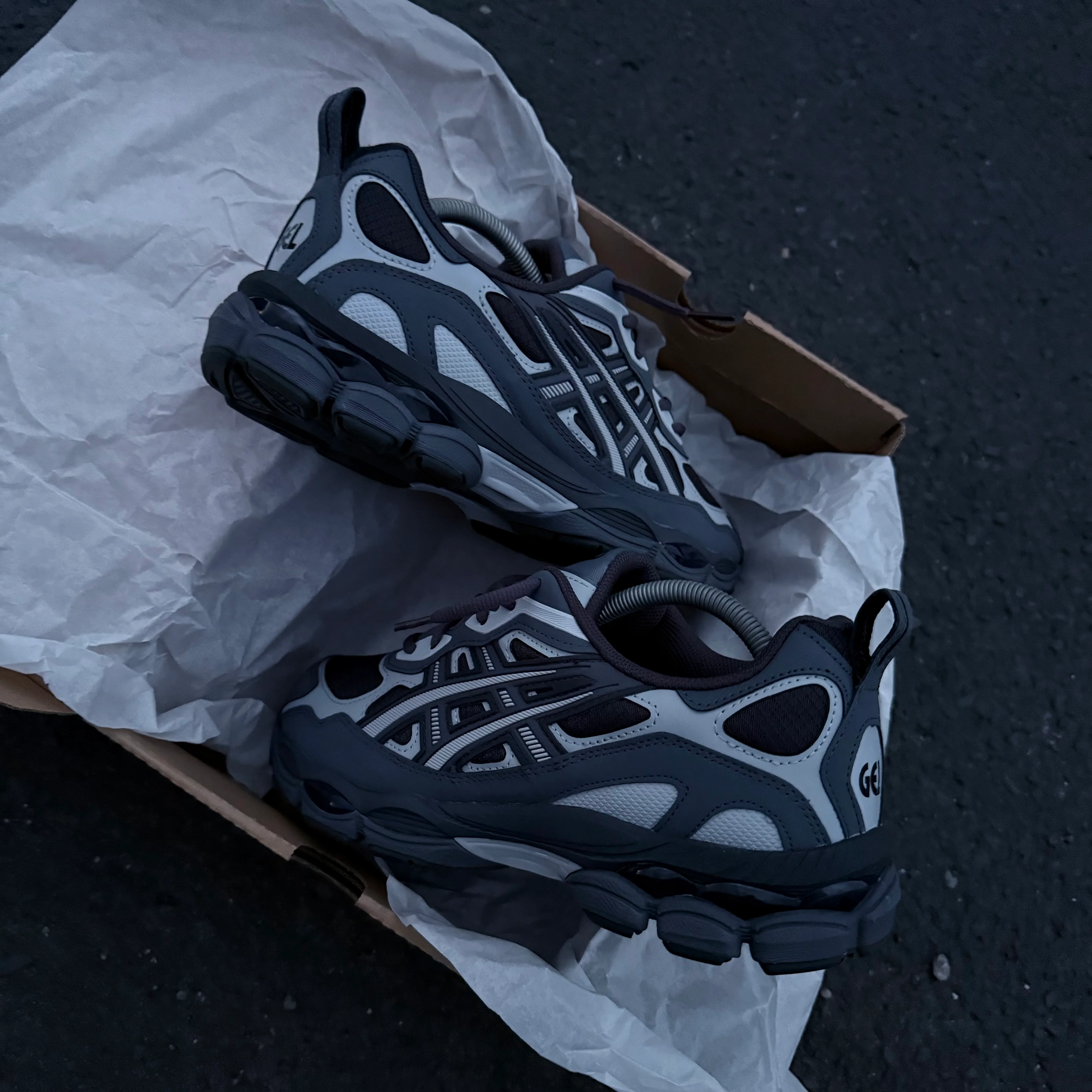 ASICS GEL NYC TRAINER RGD - GRAPHITE GREY - Image 3