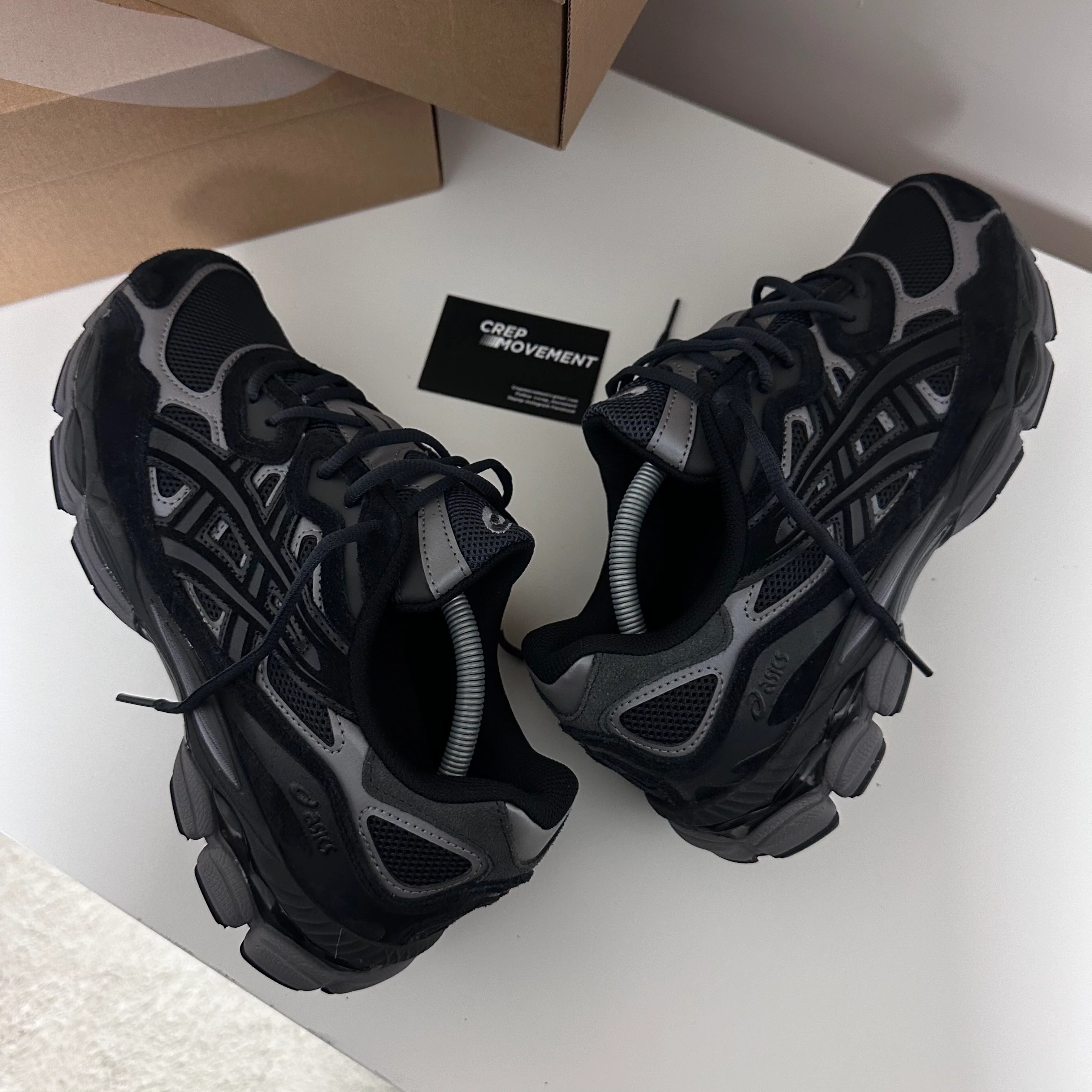 ASICS GEL NYC TRAINER - BLACK / DARK GRAPHITE - Image 3