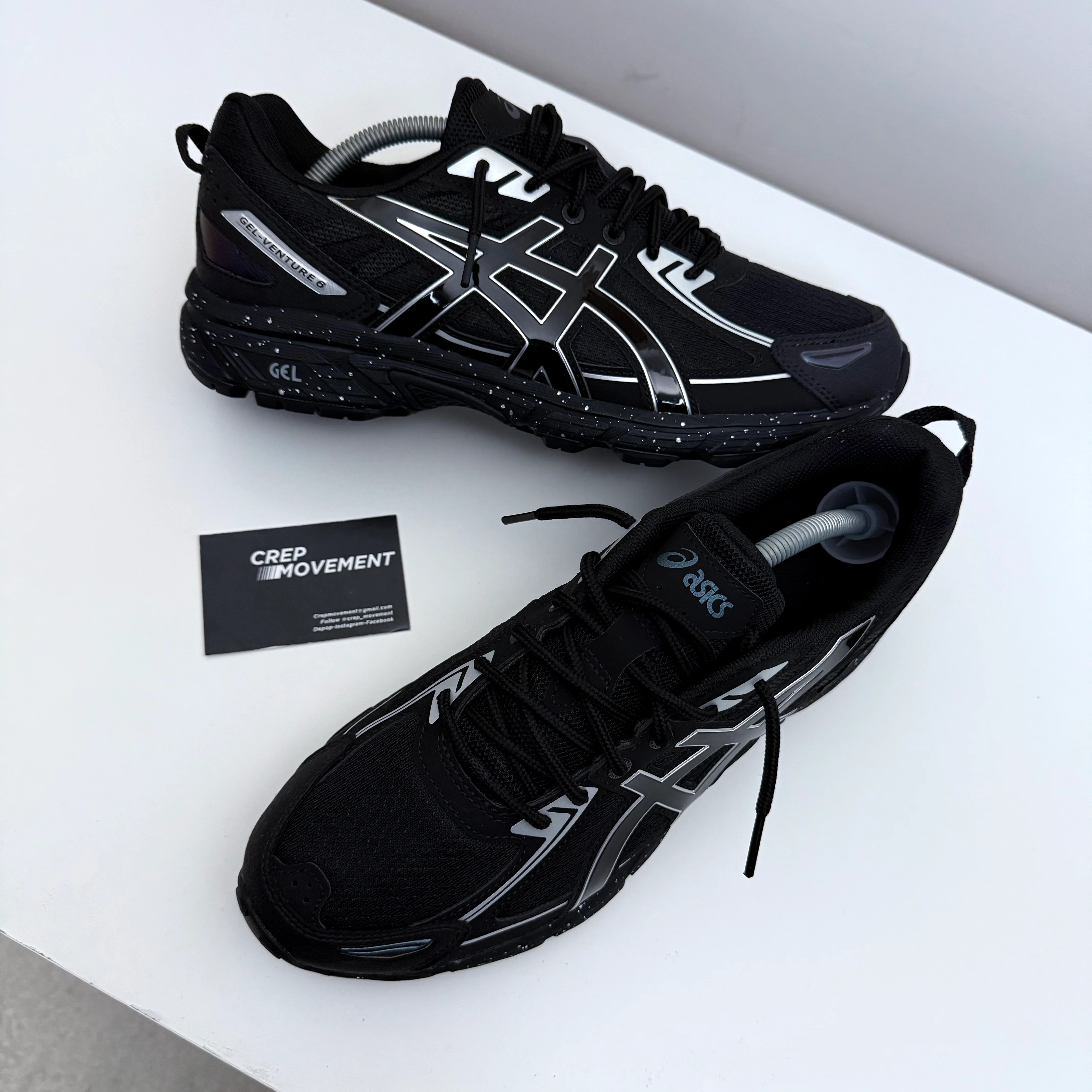 ASICS GEL VENTURE 6 TRAINER - BLACK NOIR / IRIDESCENT - Image 3