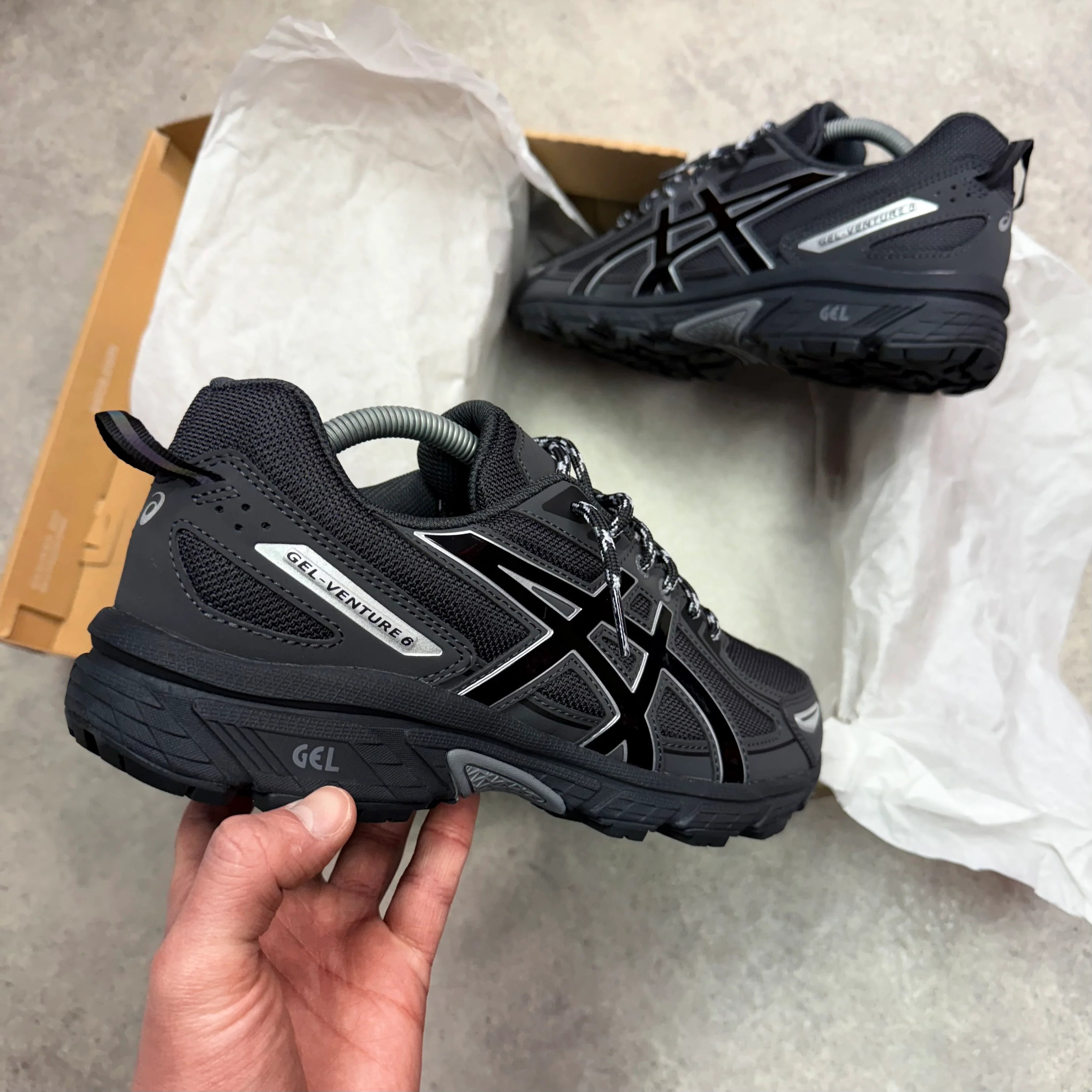 ASICS GEL VENTURE 6 TRAINER - DARK GREY / GRAPHITE - Image 2