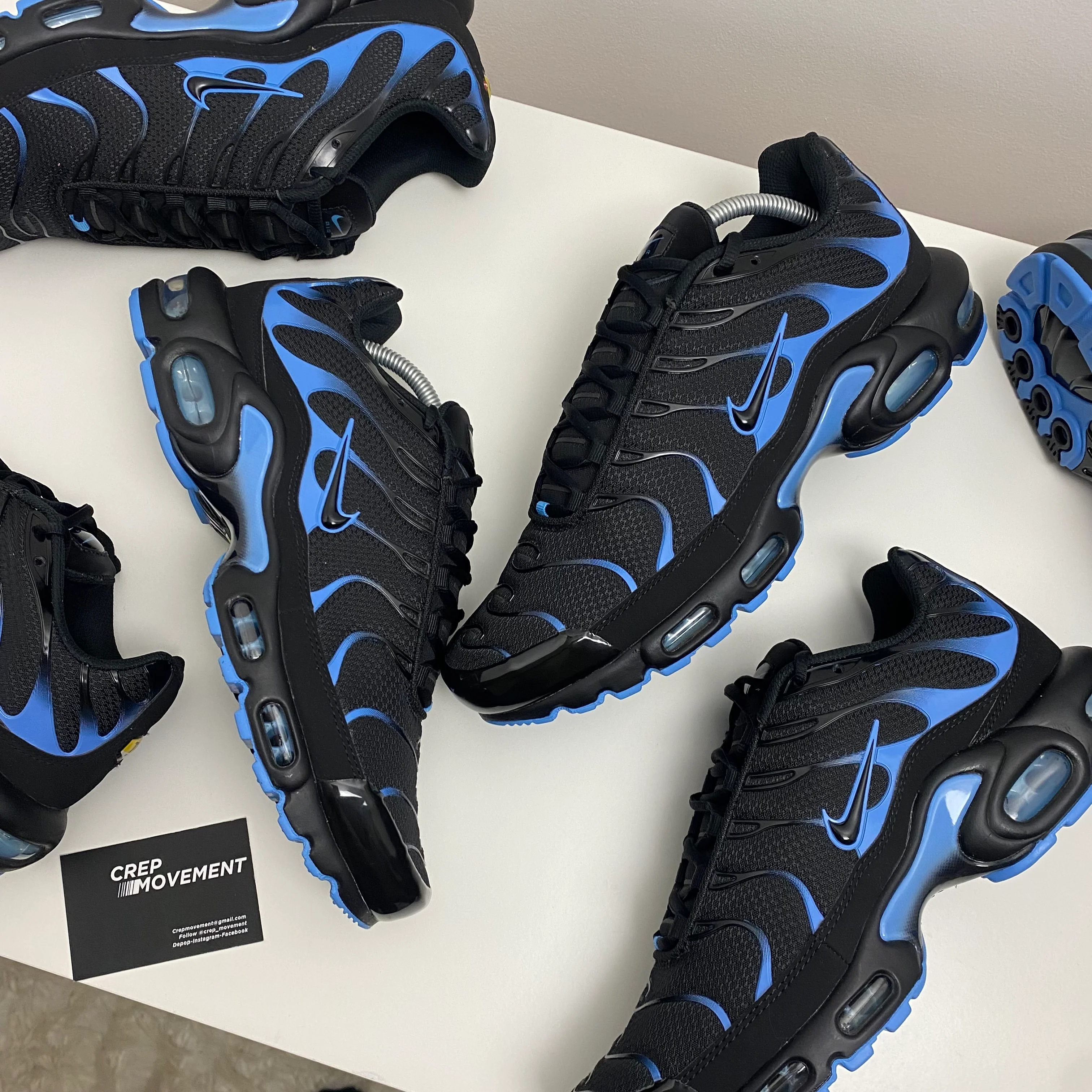 NIKE AIR MAX PLUS TN - BLACK UNIVERSITY BLUE - Image 2