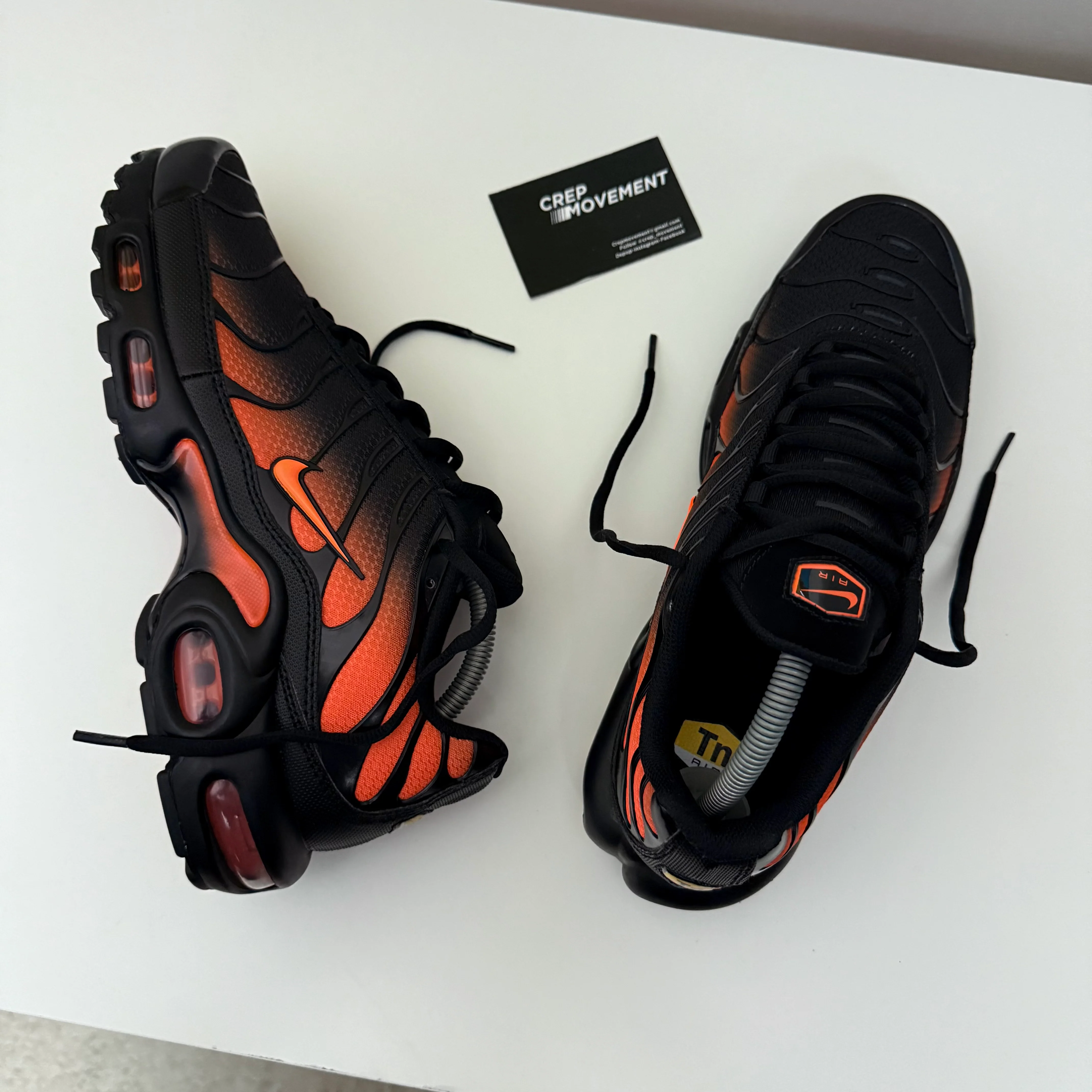 NIKE AIR MAX PLUS TN - BLACK / HOT ORANGE - Image 3