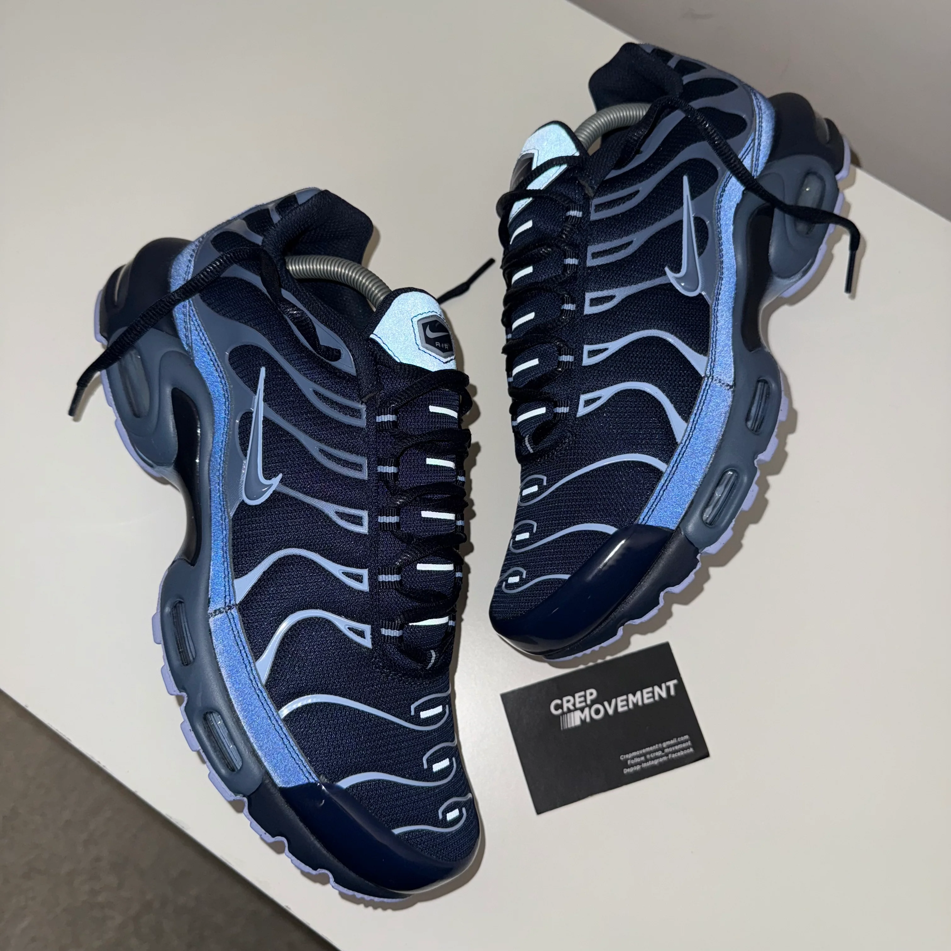 NIKE AIR MAX PLUS TN - OBSIDIAN REFLECTIVE - Image 2