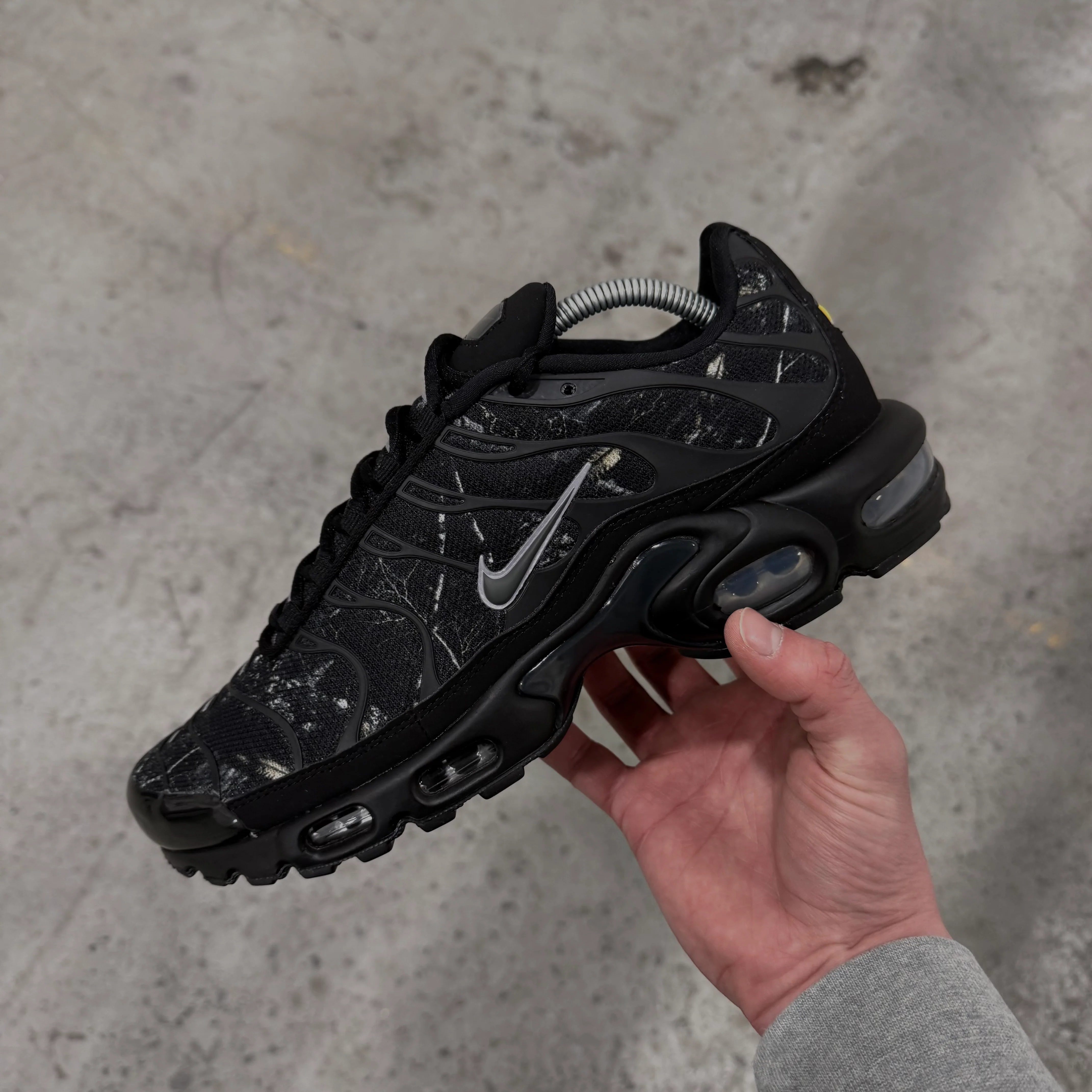 NIKE AIR MAX PLUS TN - DARK SMOKE CAMO - Image 4