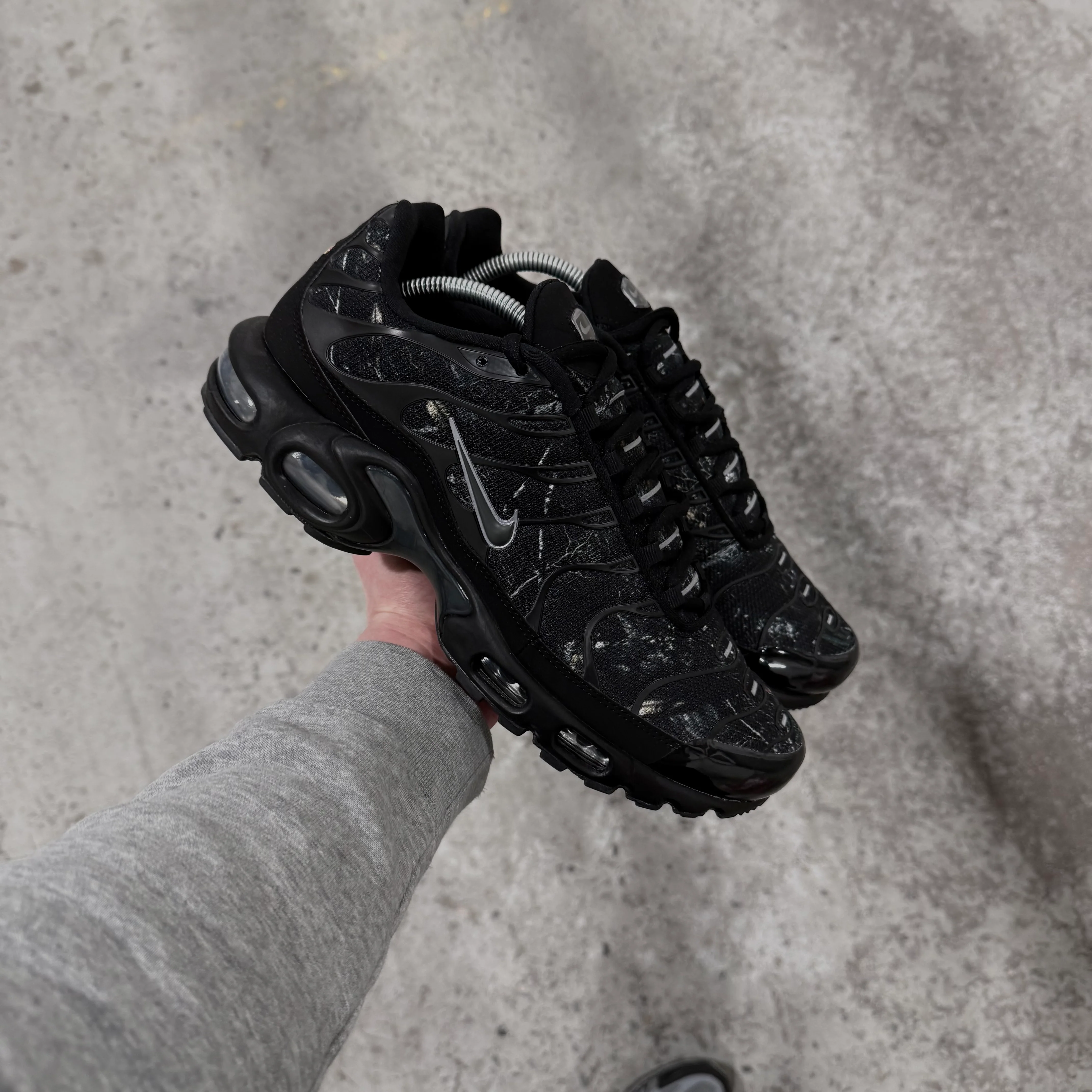 NIKE AIR MAX PLUS TN - DARK SMOKE CAMO - Image 5