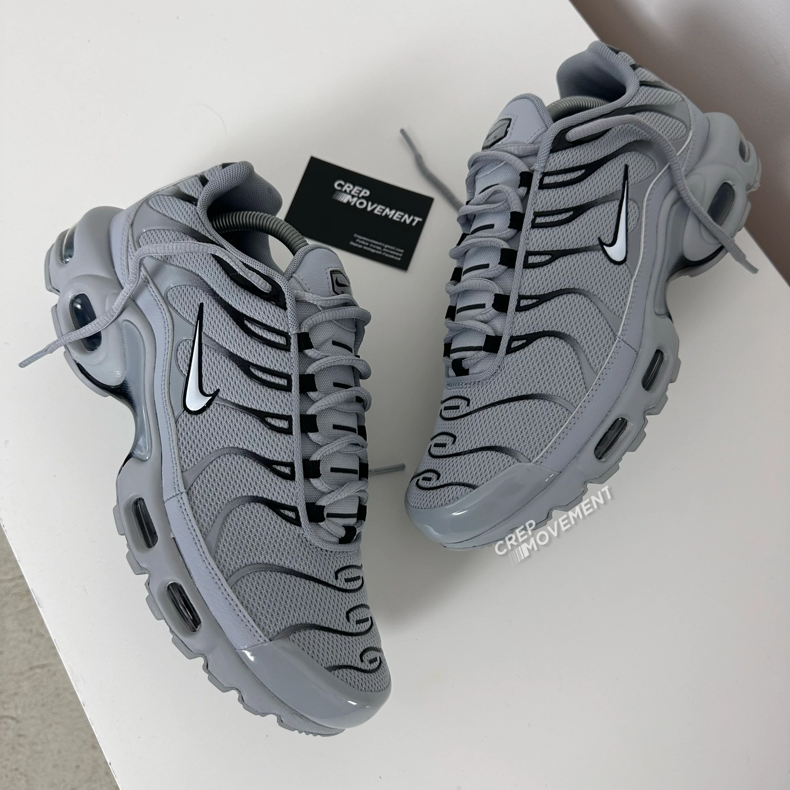 NIKE AIR MAX PLUS TN - GREY / BLACK