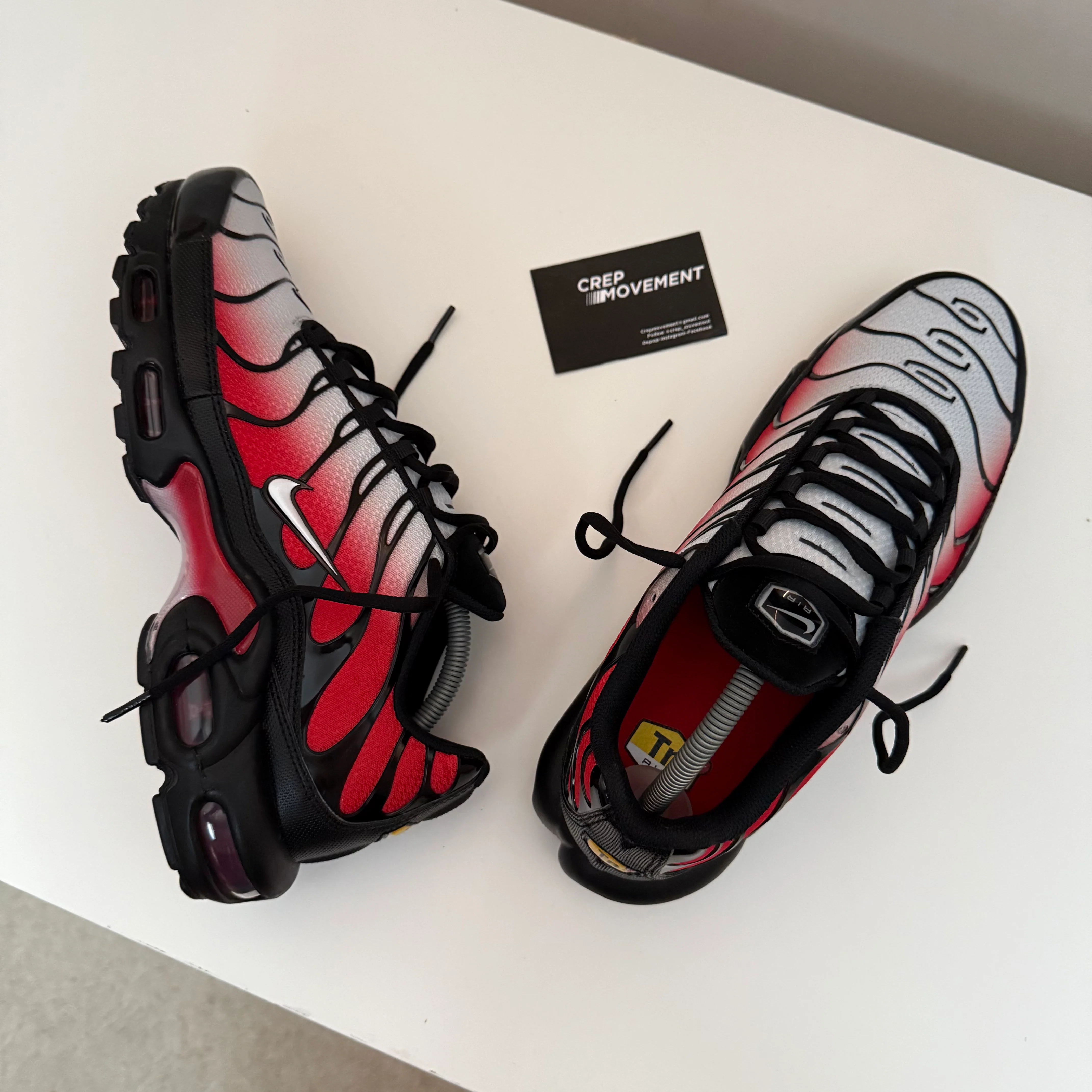 NIKE AIR MAX PLUS TN - UNI RED FADE - Image 2