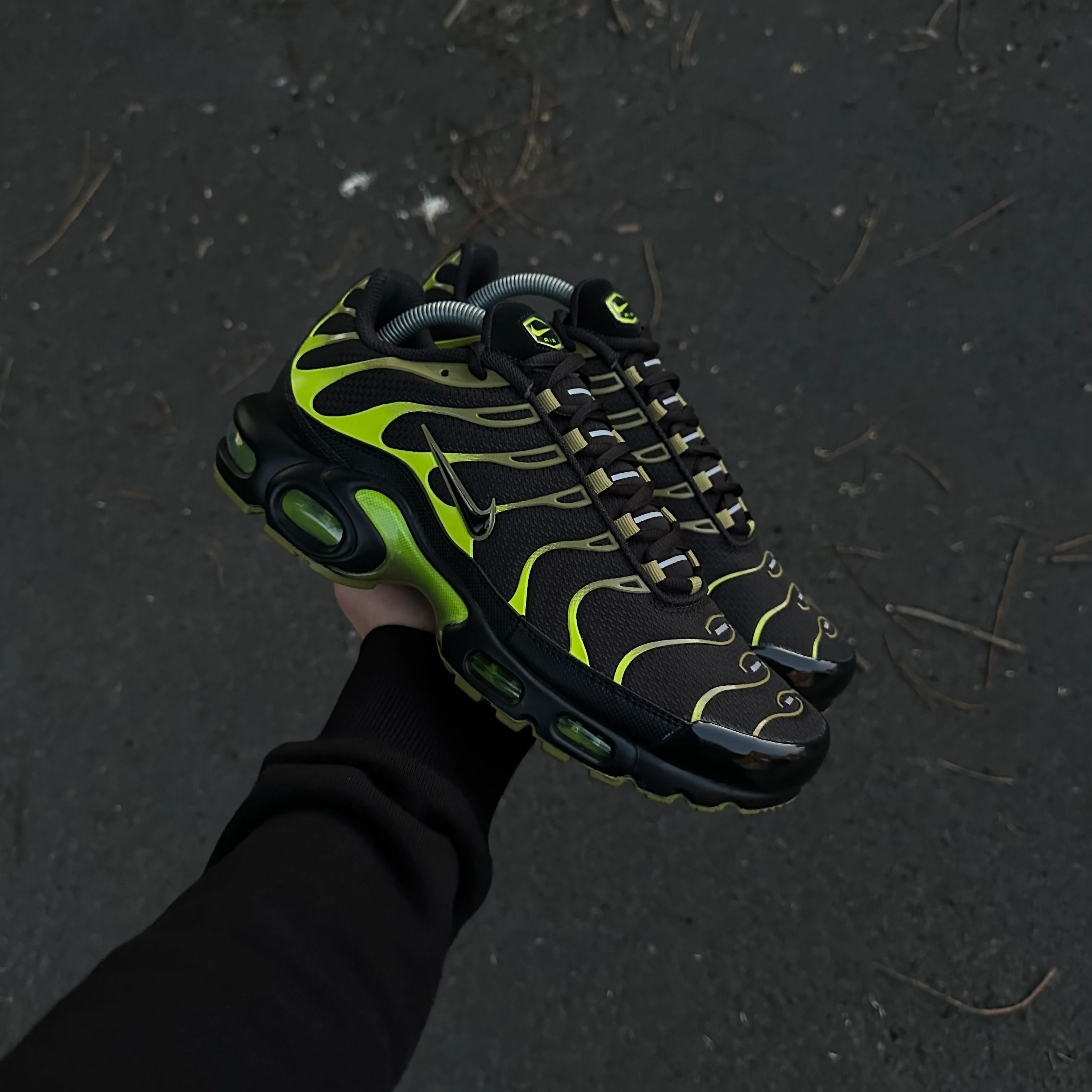 NIKE AIR MAX PLUS TN - VIVID GREEN / BLACK - Image 3