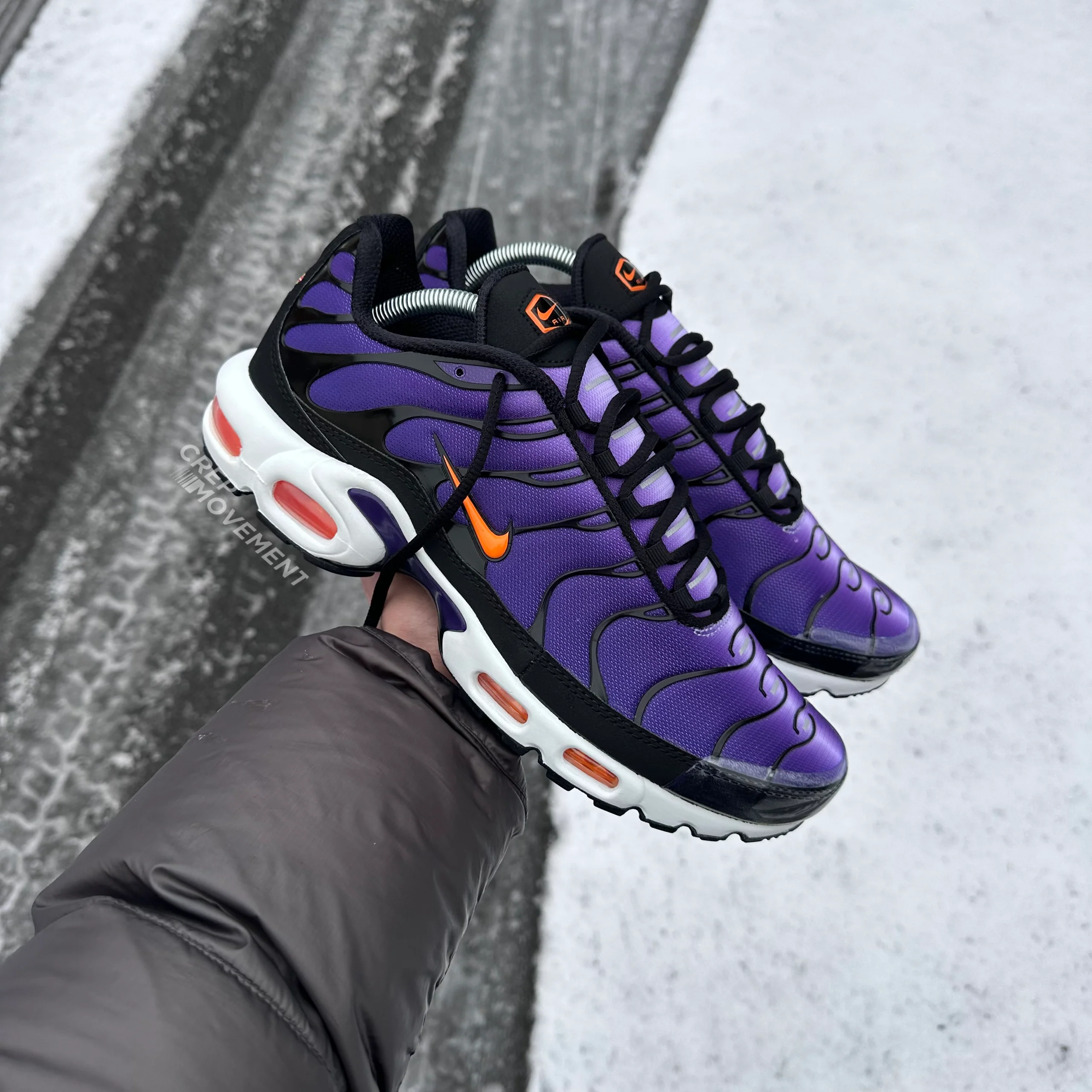 NIKE AIR MAX PLUS TN - VOLTAGE PURPLE (2024) - Image 3