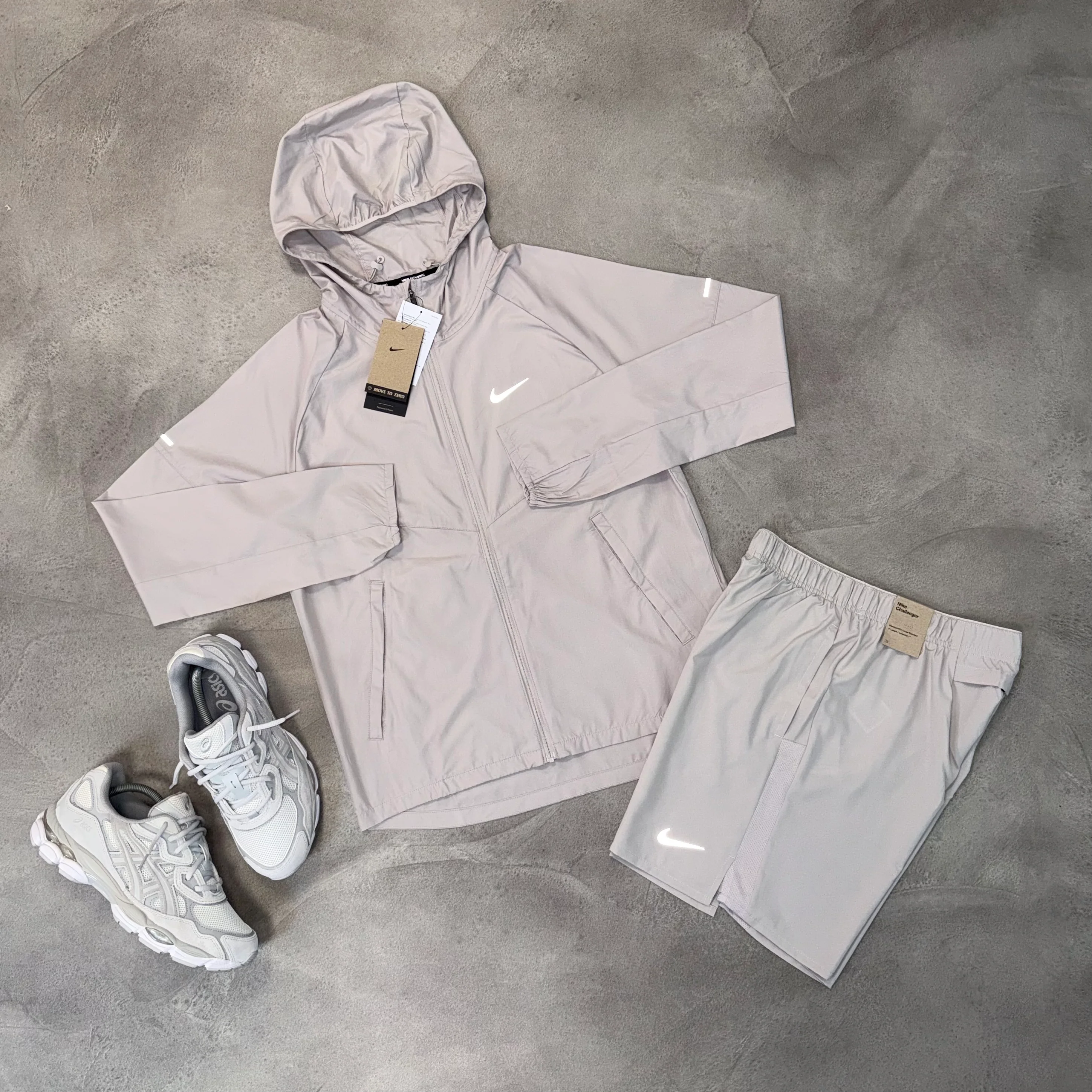 NIKE DRI-FIT WINDRUNNER AND CHALLENGER SHORTS SET - BEIGE - Image 4