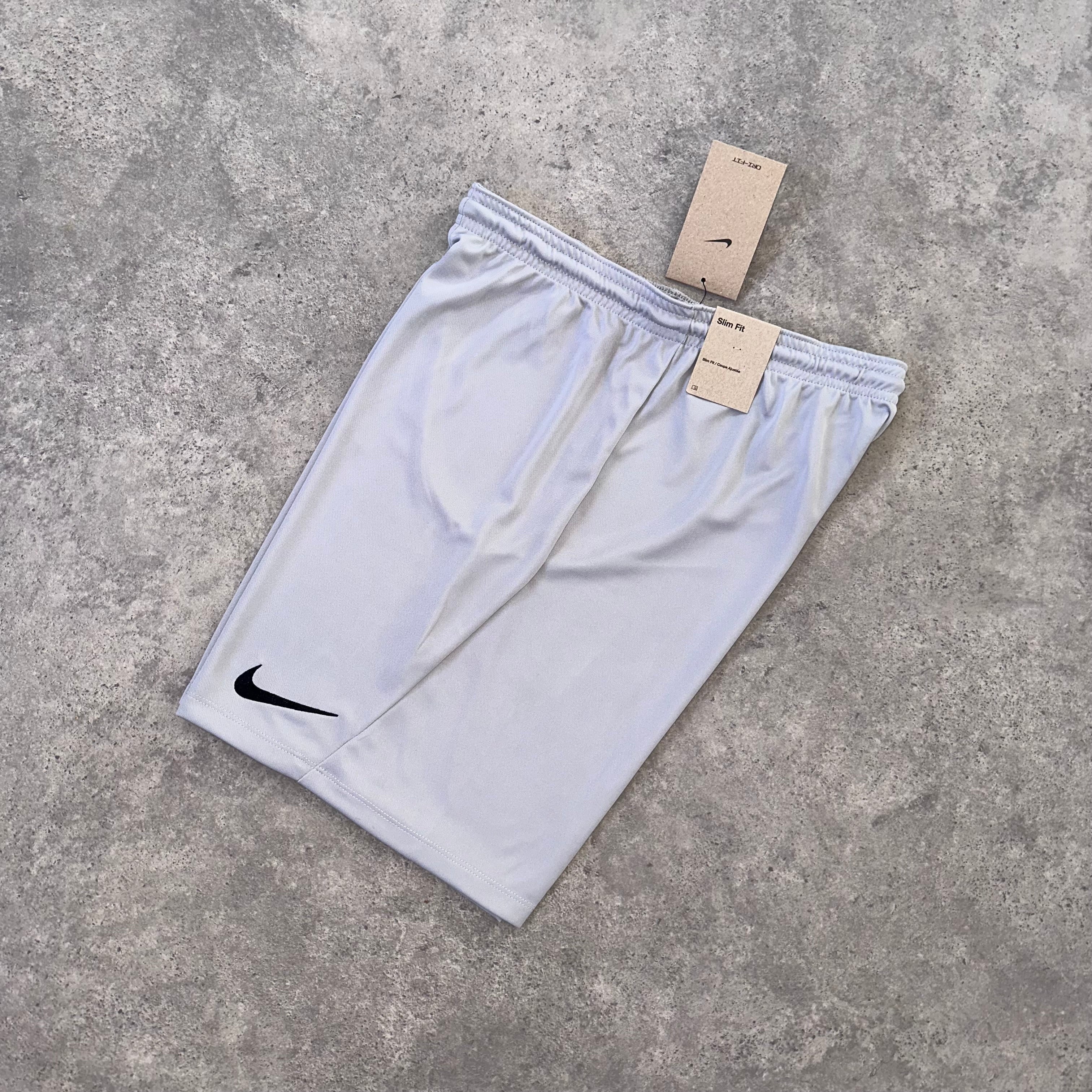 NIKE LOGO ESSENTIAL SHORTS - STONE GREY - Image 2