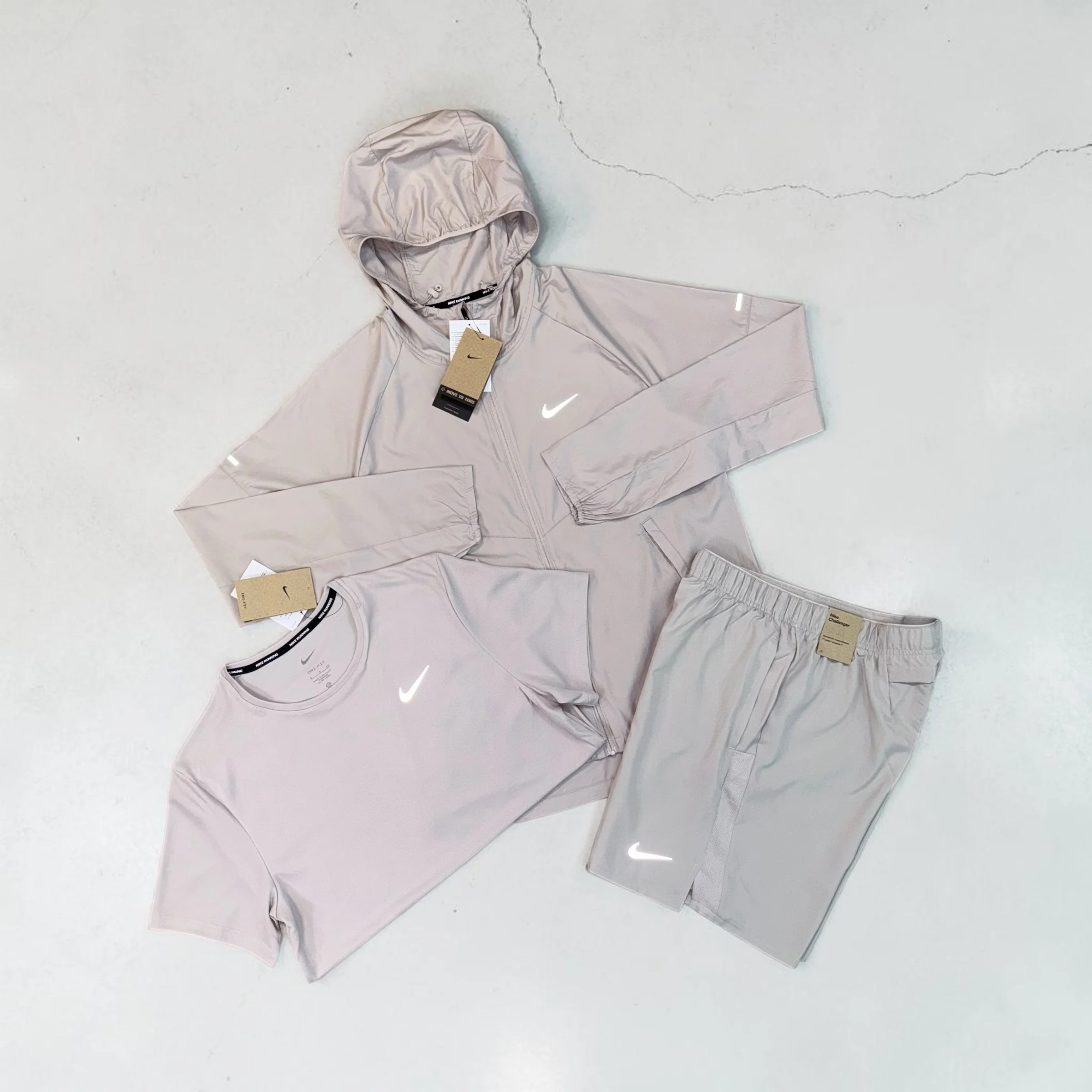 NIKE WINDRUNNER, MILER T-SHIRT AND CHALLENGER SHORTS 3PC SET - BEIGE